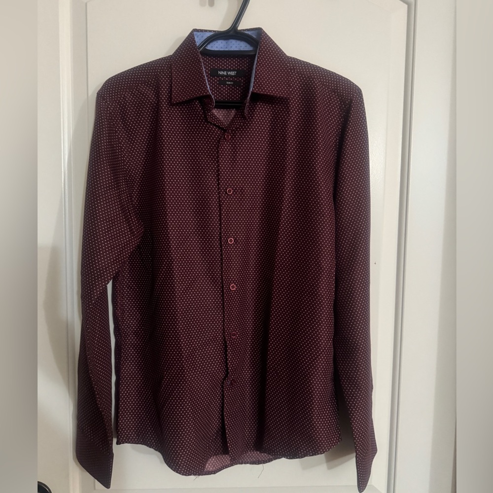 Nine West Small Men’s Burgundy Dress Shirt